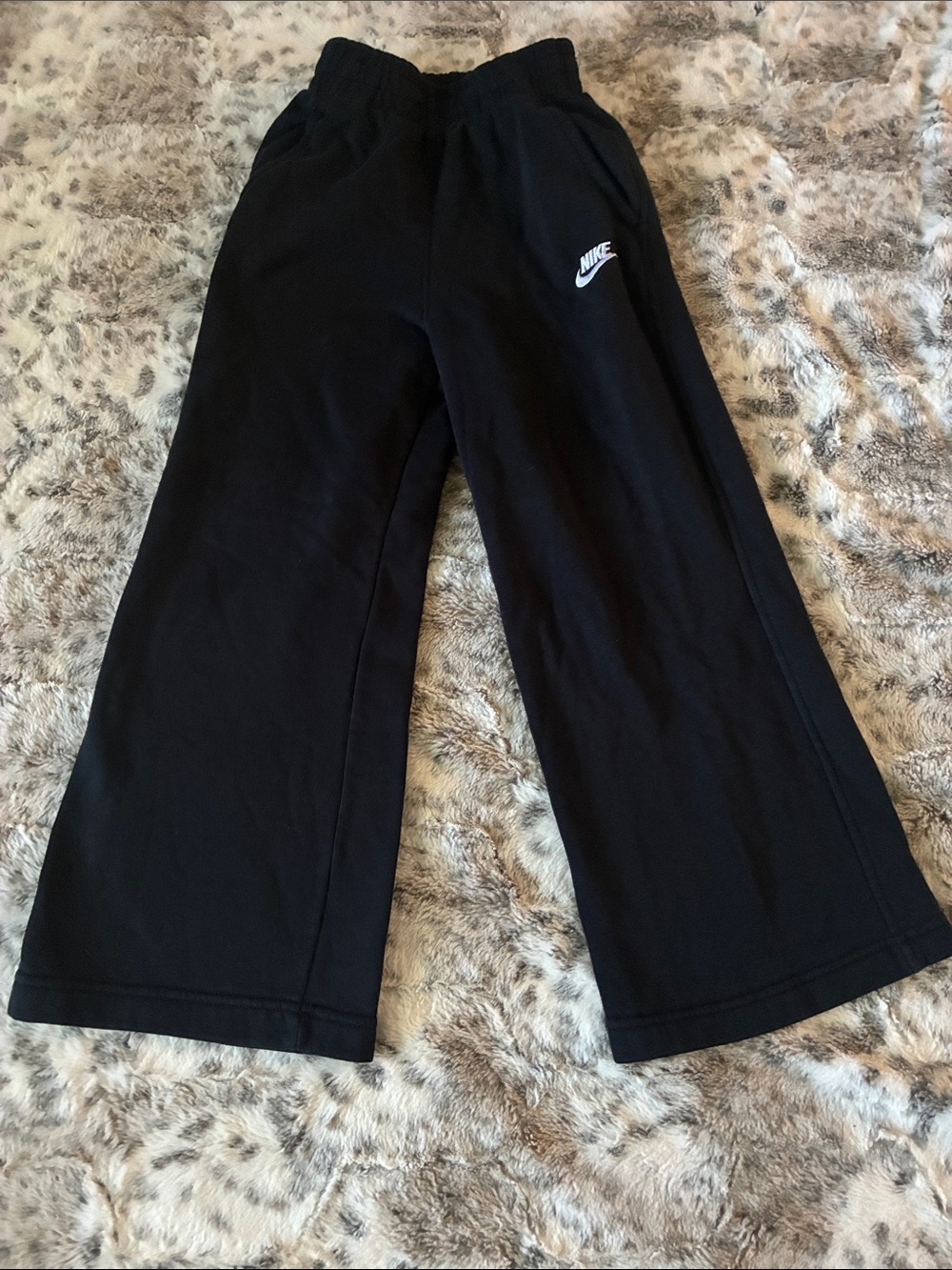 Nike Black Kids Wide-Leg Joggers with Nike Swoosh S